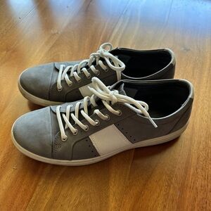 Ecco men’s low top sneakers size 10